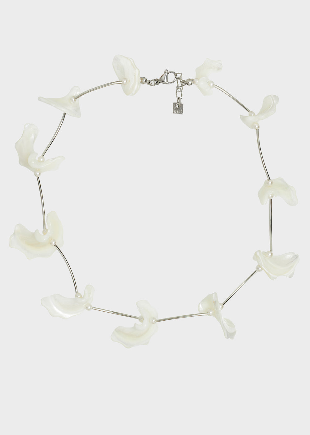 Nalí SILVER NECKLACE W/ WHITE SHELLS Presa