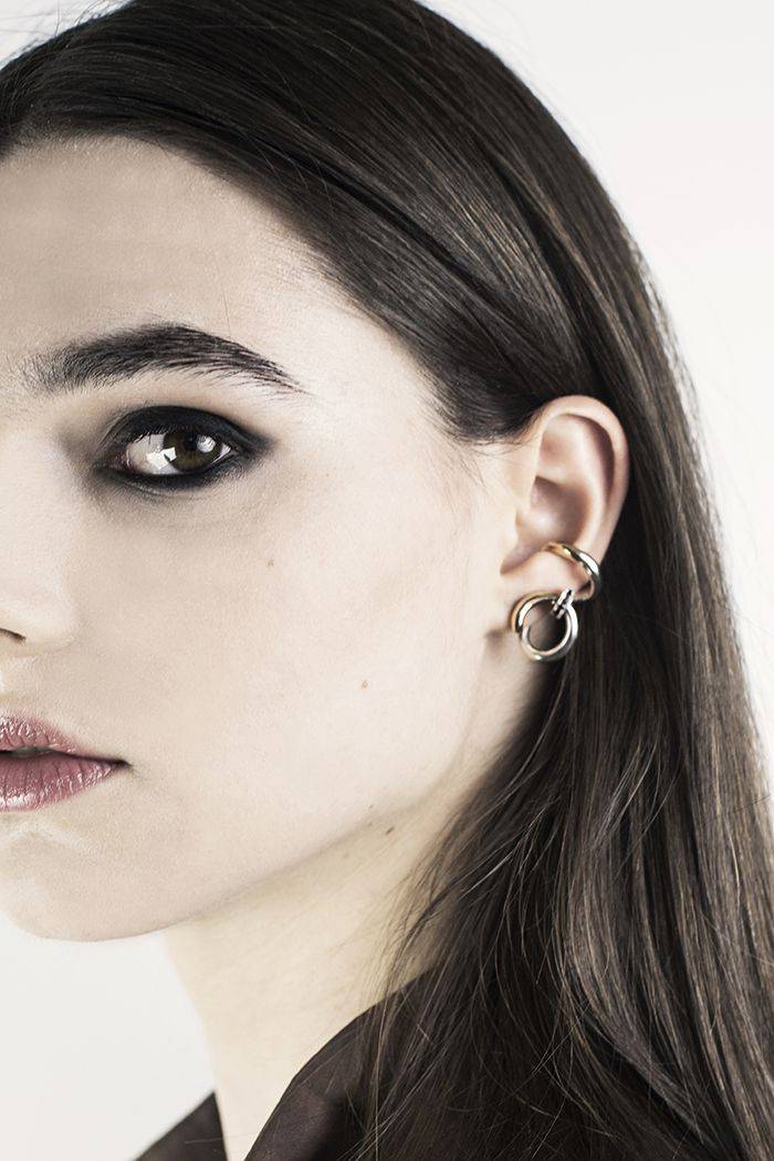Paola Grande Gioielli NEON Riccioli 'Neon' con bullone e pietre nere In Vendita
