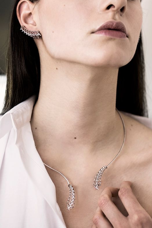 Paola Grande Gioielli SPINAE Girocollo 'Cornucopia' oro bianco Novità