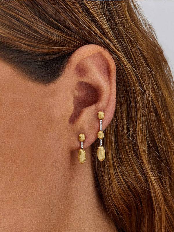 Nanis Orecchini "DANCING ÉLITE" pendenti incisi a mano in oro e diamanti – Nanis Italian Jewels Consegna Veloce