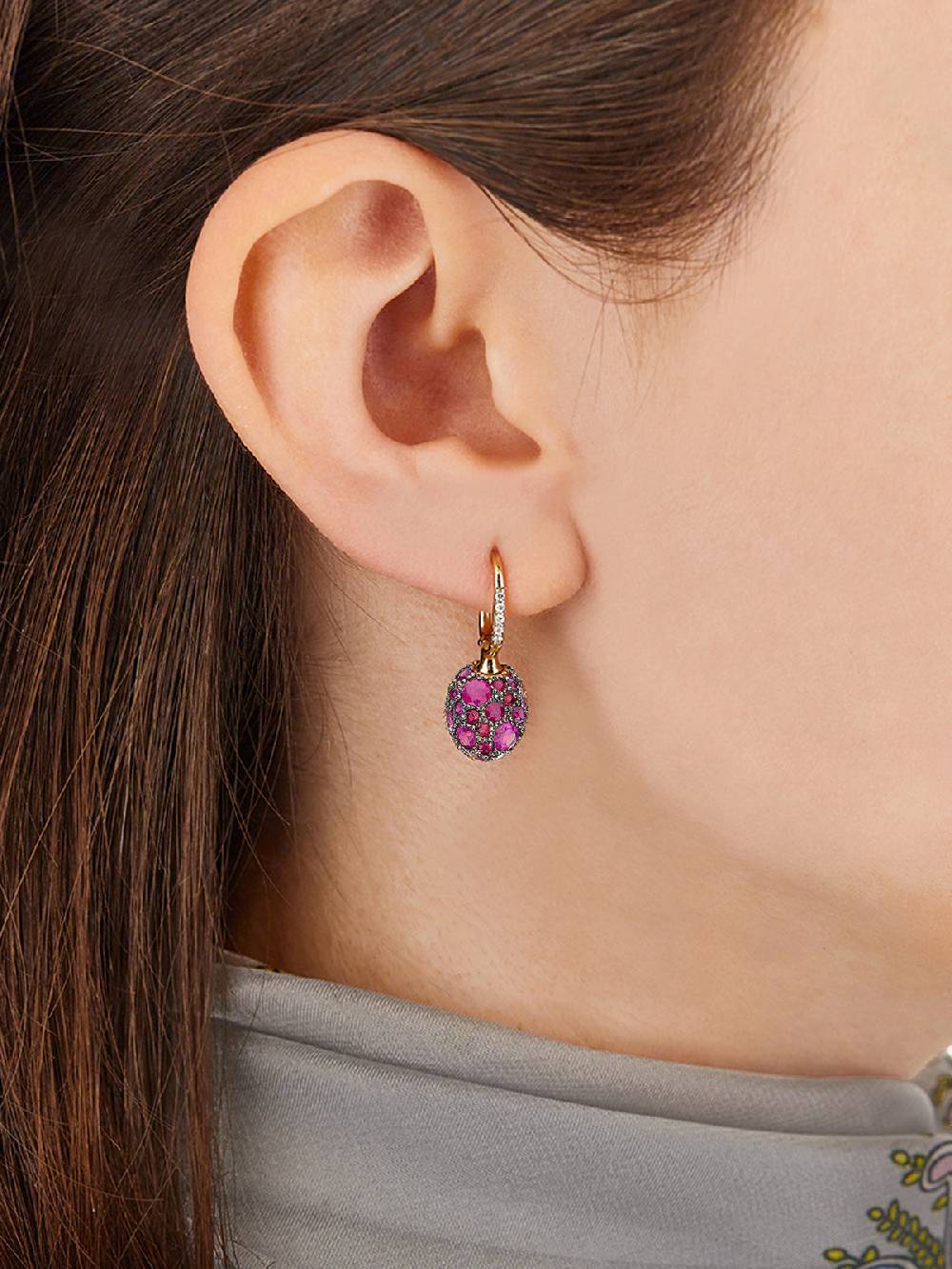 Nanis Orecchini CILIEGINE "DANCING REVERSE" double face in oro, zaffiri rosa – Nanis Italian Jewels Nuovo