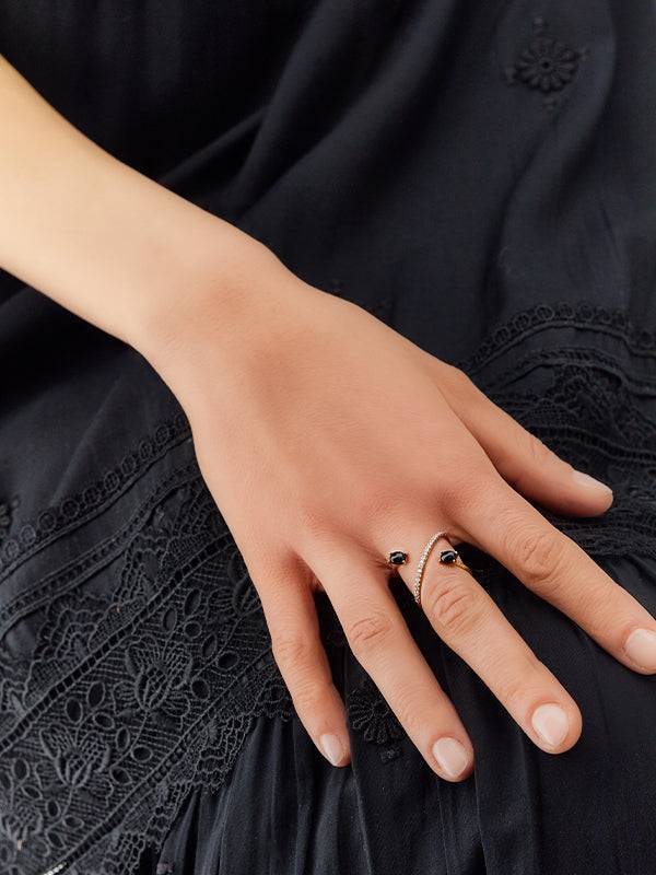 Nanis Anello ad incrocio "DANCING MYSTERY BLACK" in oro, diamanti e onice ne – Nanis Italian Jewels Qualità