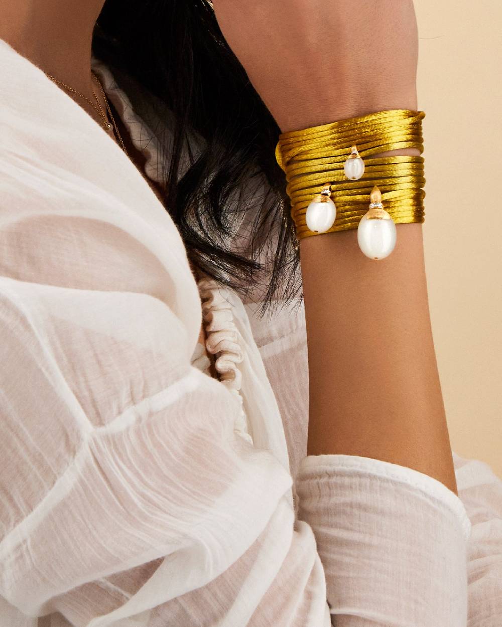 Nanis Pendente "WHITE DESERT" in oro, diamanti e pietra di luna (piccolo) – Nanis Italian Jewels Promozione Limitata