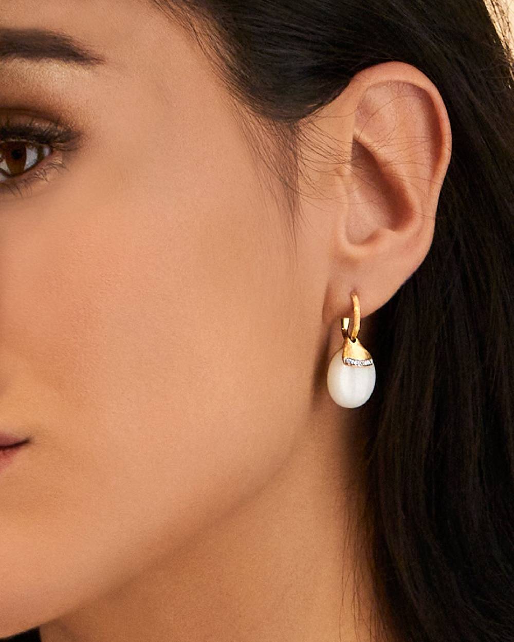 Nanis Orecchini ciliegine "WHITE DESERT" pendenti in oro, pietra di luna e d – Nanis Italian Jewels Offerta temporanea