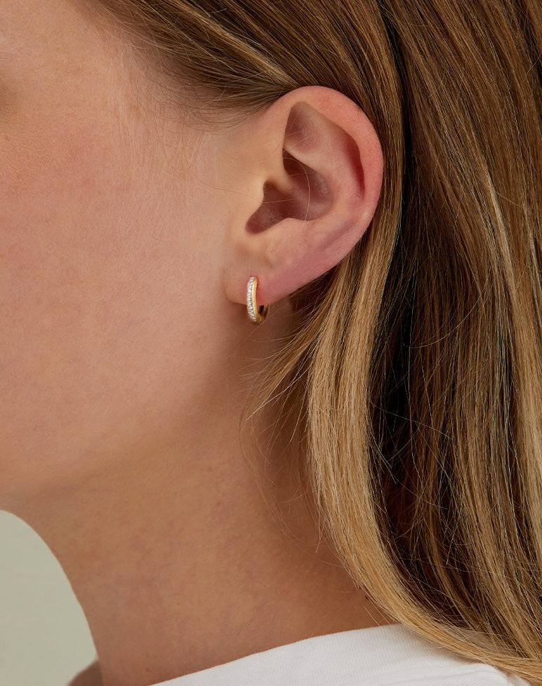 Nanis Orecchini a cerchio piccoli "LIBERA" in oro e diamanti – Nanis Italian Jewels Pezzi Unici
