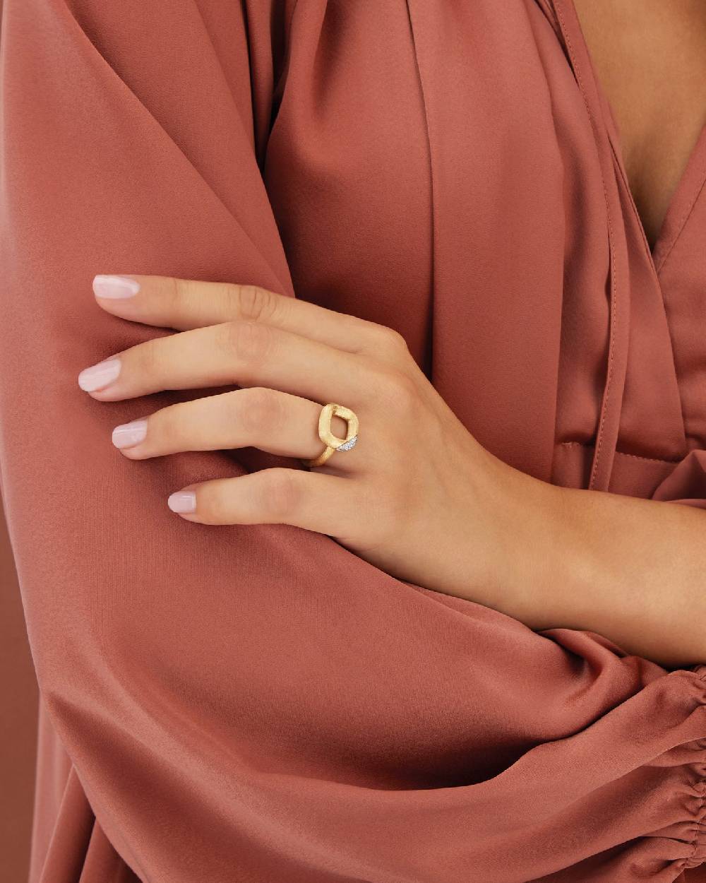 Nanis Anello "LIBERA" squadrato in oro e diamanti (piccolo) – Nanis Italian Jewels Sottocosto