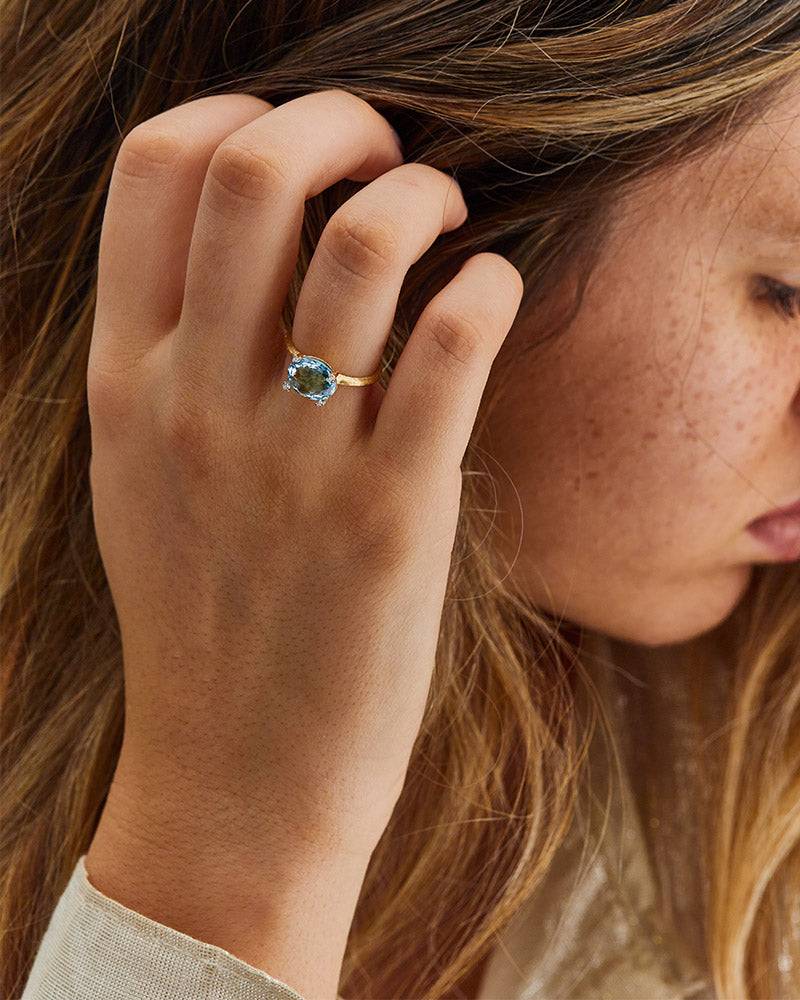 Nanis Anello "IPANEMA" in oro, topazio blu e dettagli di diamanti – Nanis Italian Jewels Soddisfazione Garantita