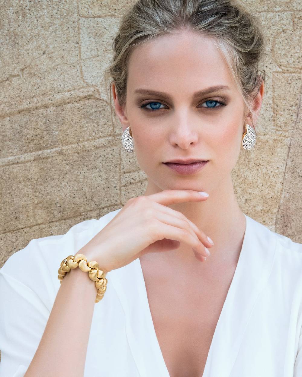 Nanis Orecchini a lobo "CASHMERE" in oro e diamanti – Nanis Italian Jewels Online