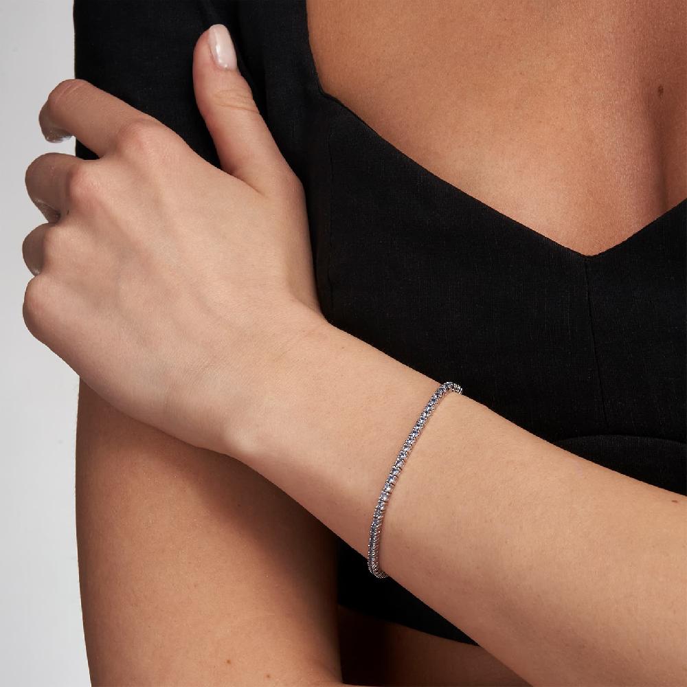 Unoaerre Bracciale tennis in argento con zirconi azzurri | UNOAERRE Gioielli Presa